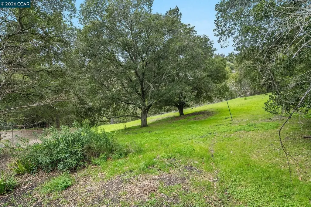 9 Charles Hill Road Orinda CA 94563