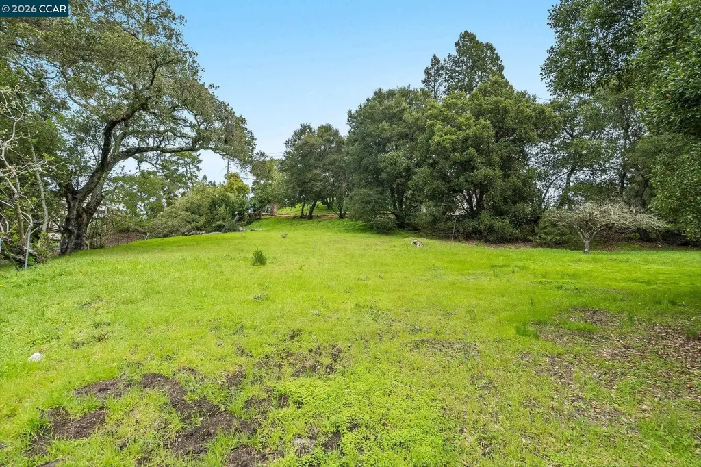 9 Charles Hill Road Orinda CA 94563