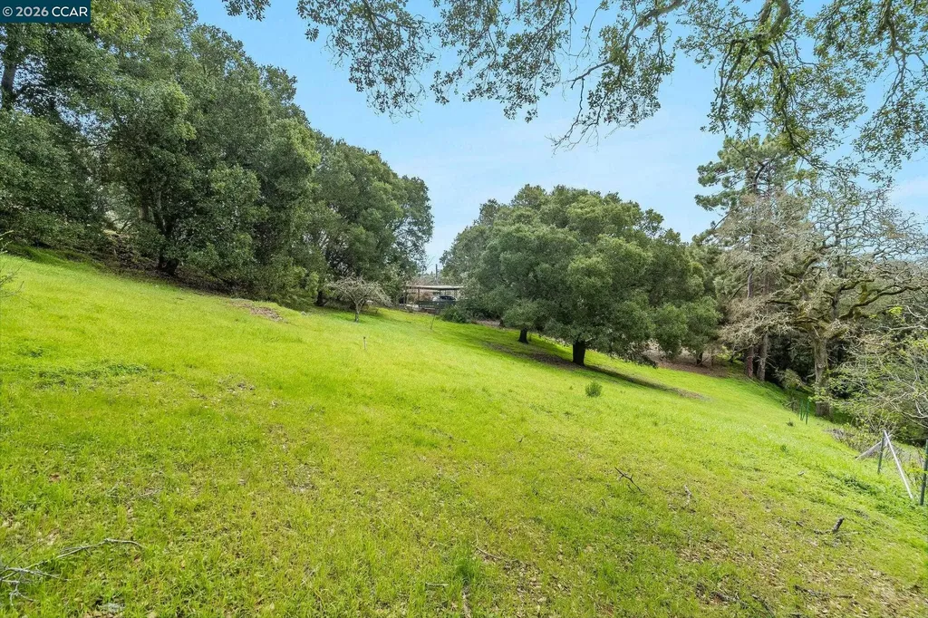 9 Charles Hill Road Orinda CA 94563