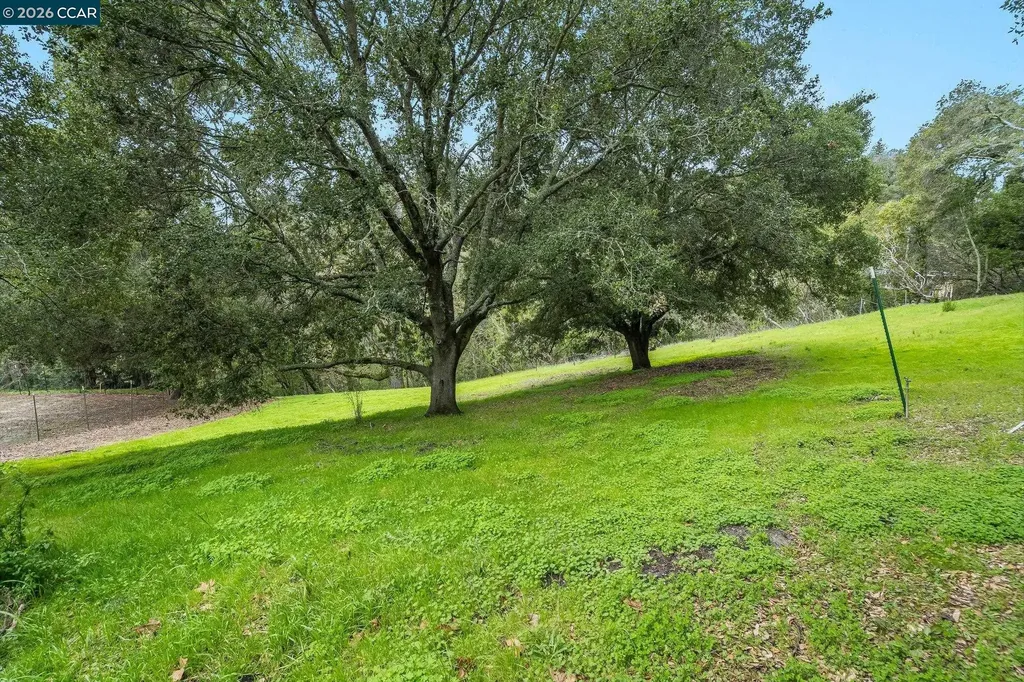 9 Charles Hill Road Orinda CA 94563