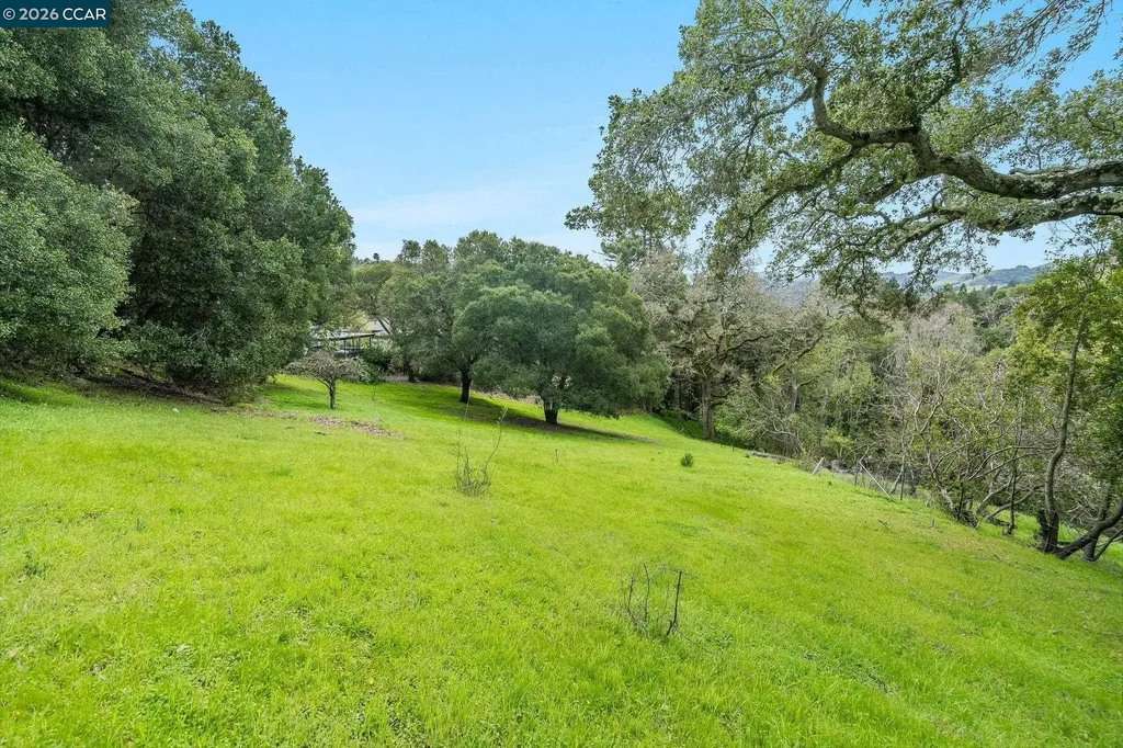 9 Charles Hill Road Orinda CA 94563