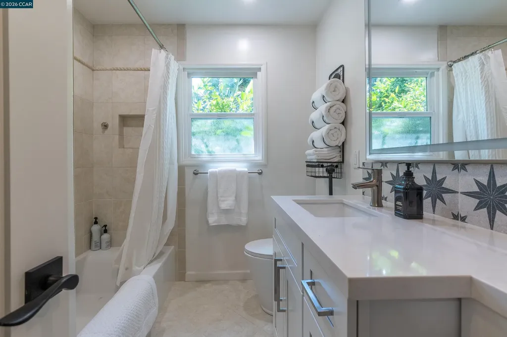 3229 Toyon Terrace Alameda CA 94501