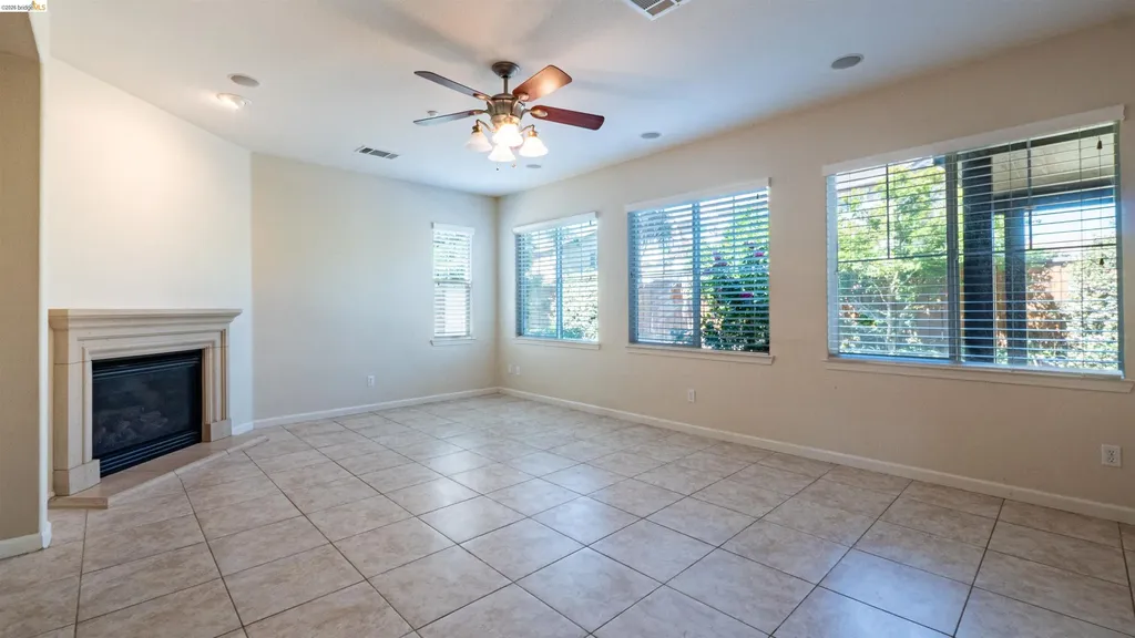 2012 Mint Drive Brentwood CA 94513