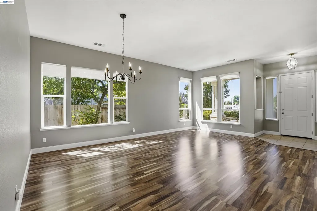1016 Carpinteria Antioch CA 94509