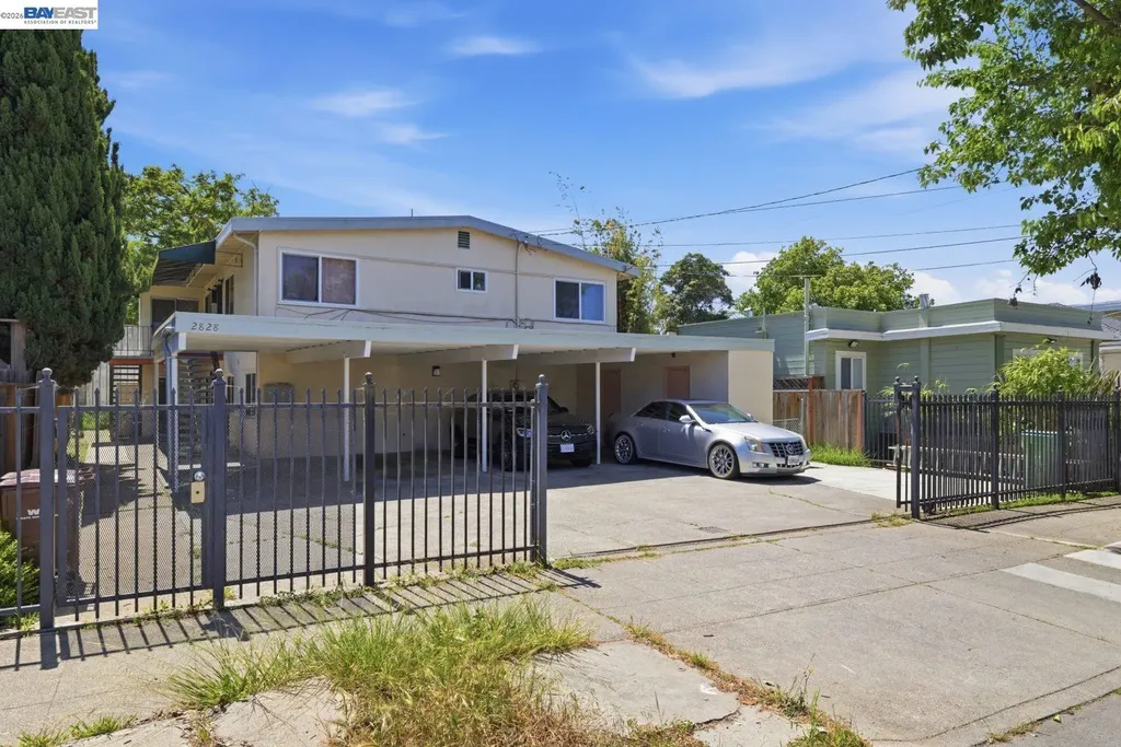 2828 Viola Street Oakland CA 94619