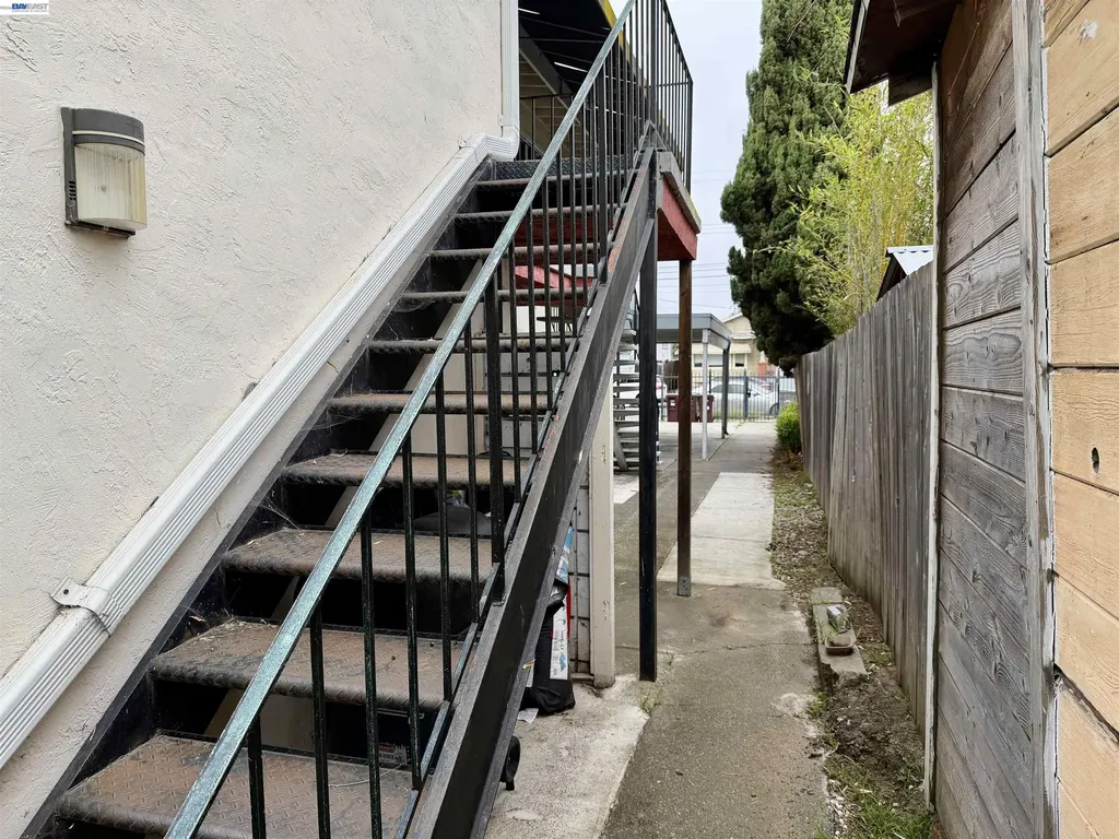2828 Viola Street Oakland CA 94619