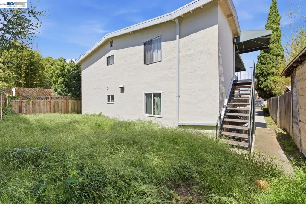2828 Viola Street Oakland CA 94619