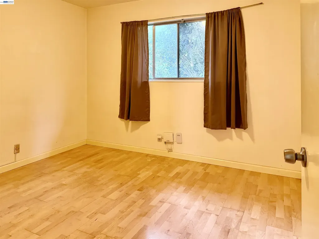 2828 Viola Street Oakland CA 94619
