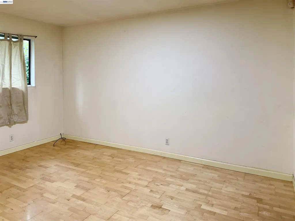2828 Viola Street Oakland CA 94619