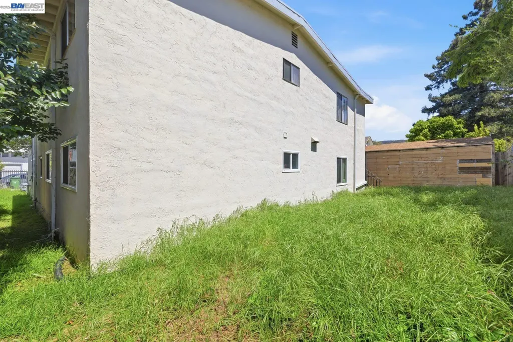 2828 Viola Street Oakland CA 94619