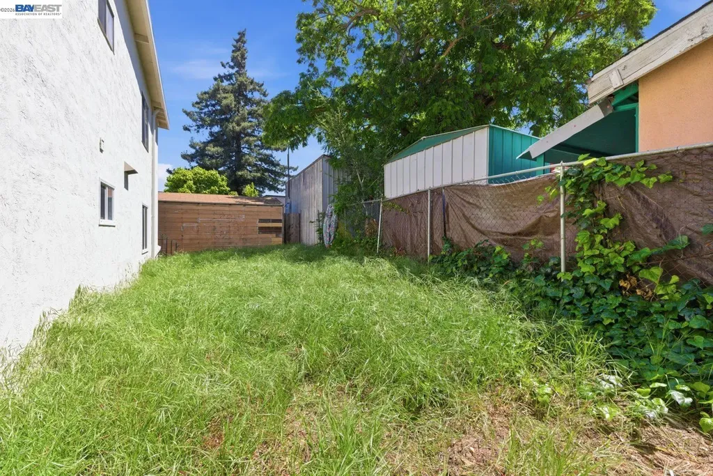2828 Viola Street Oakland CA 94619