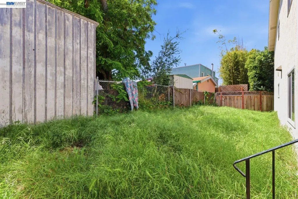 2828 Viola Street Oakland CA 94619