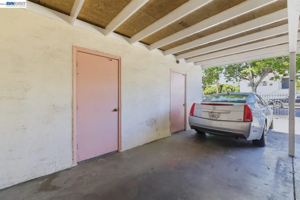 2828 Viola Street Oakland CA 94619
