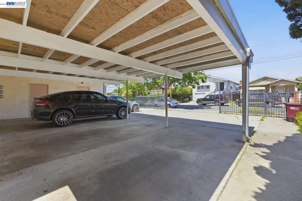 2828 Viola Street Oakland CA 94619