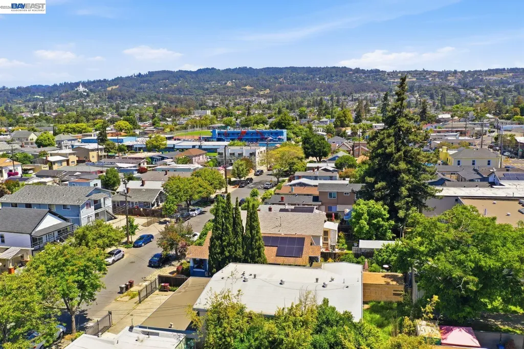 2828 Viola Street Oakland CA 94619