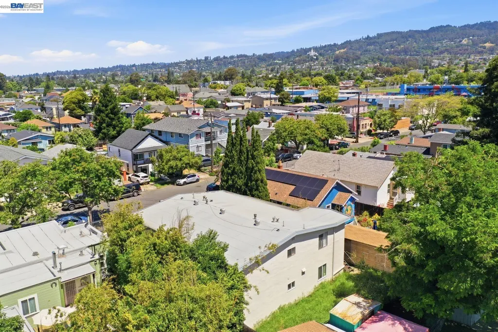 2828 Viola Street Oakland CA 94619