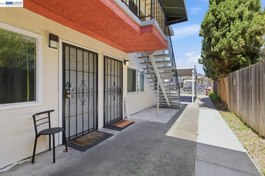 2828 Viola Street Oakland CA 94619