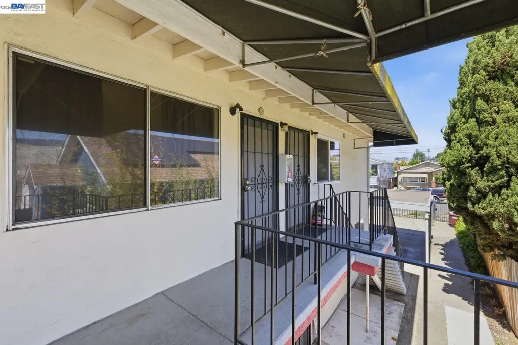 2828 Viola Street Oakland CA 94619