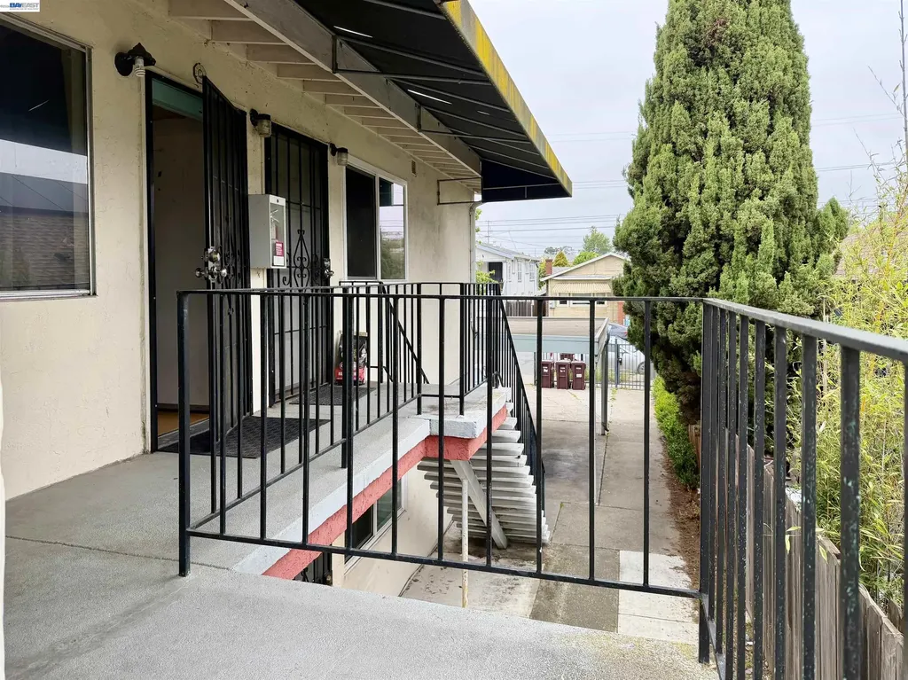 2828 Viola Street Oakland CA 94619