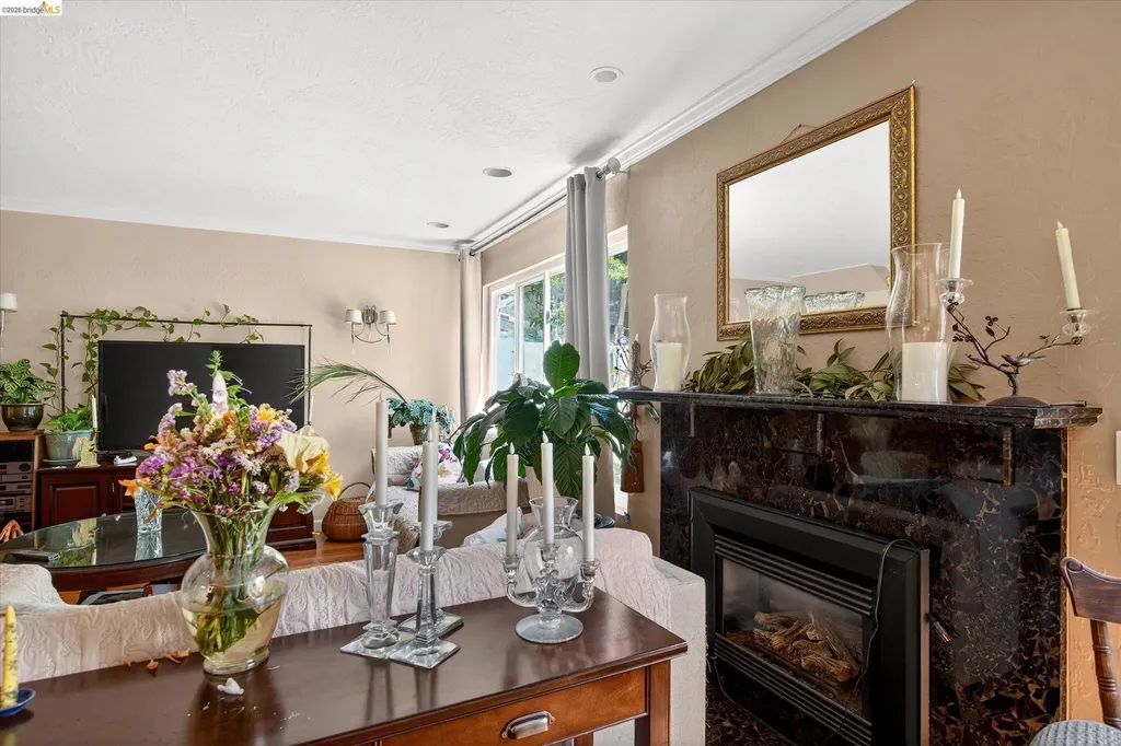 47 Turtle Creek Street Oakland CA 94605