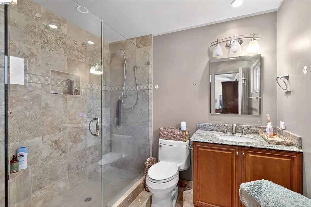 47 Turtle Creek Street Oakland CA 94605