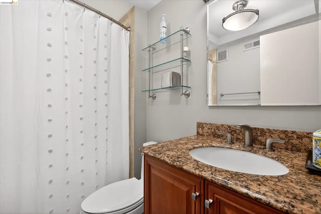47 Turtle Creek Street Oakland CA 94605