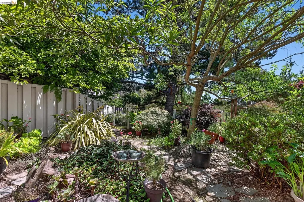 47 Turtle Creek Street Oakland CA 94605
