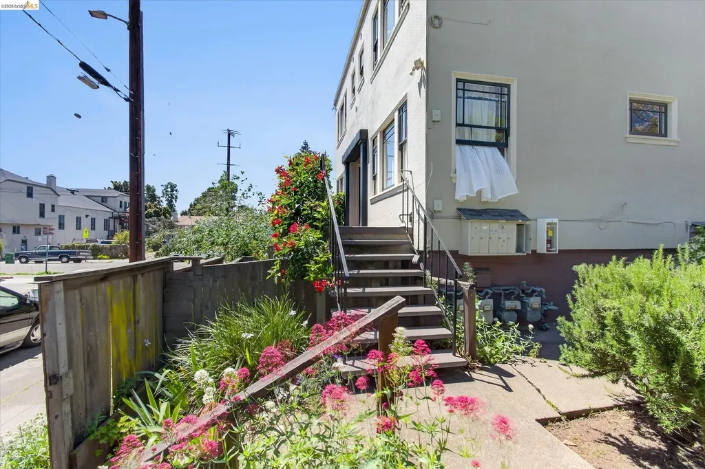 1239 Berkeley Way Berkeley CA 94702