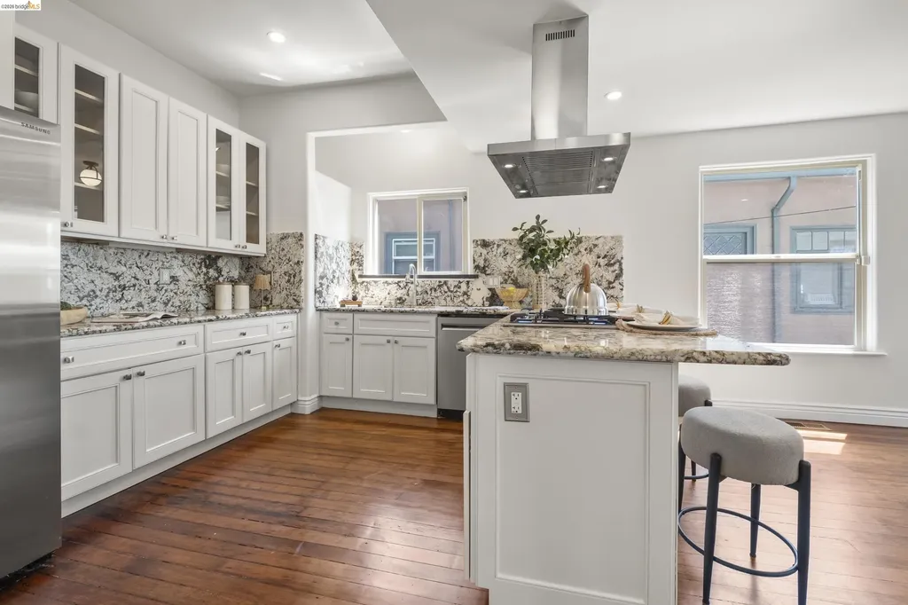 3306 West Street Oakland CA 94608