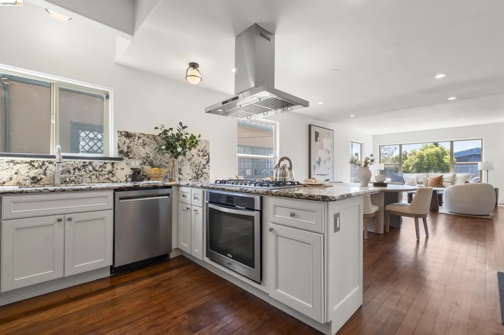 3306 West Street Oakland CA 94608