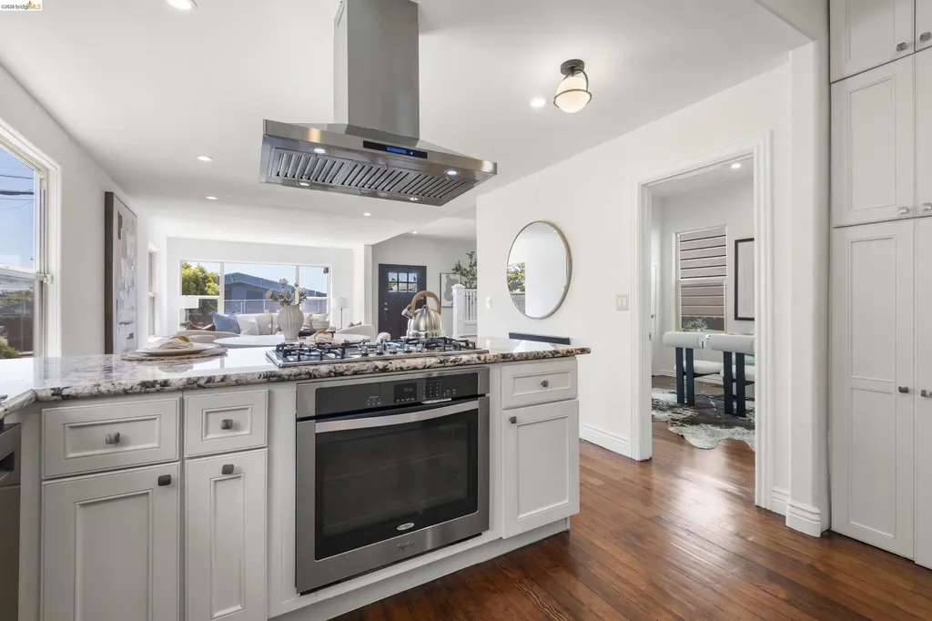 3306 West Street Oakland CA 94608