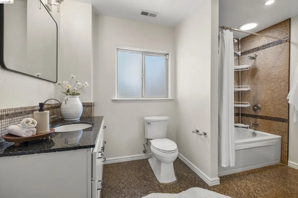 3306 West Street Oakland CA 94608