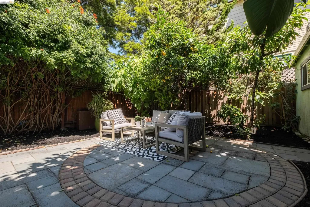 3306 West Street Oakland CA 94608