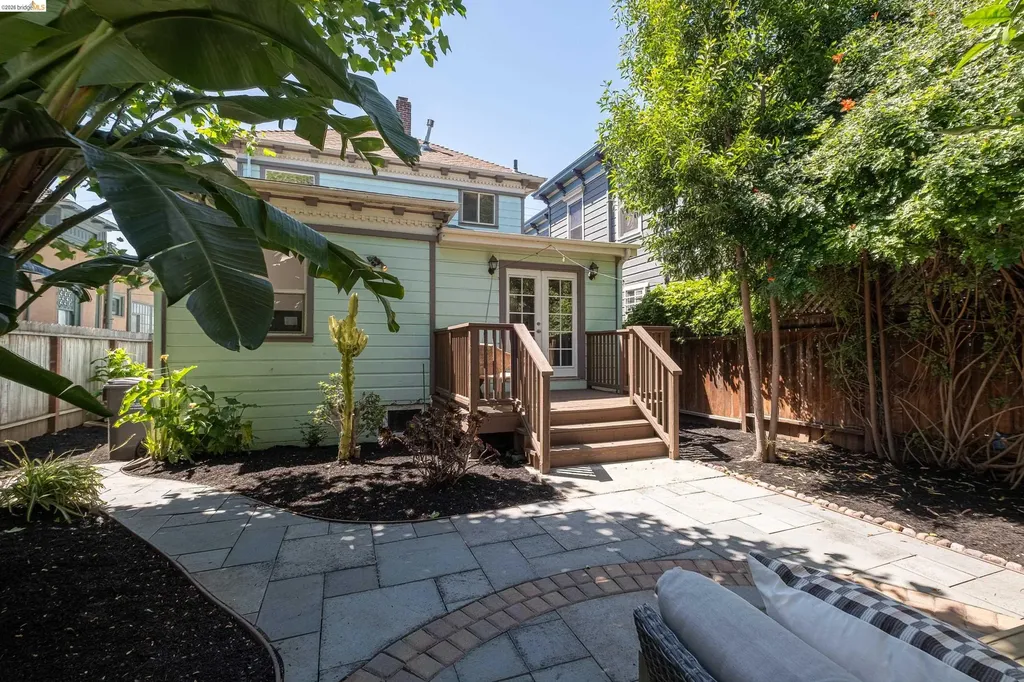 3306 West Street Oakland CA 94608