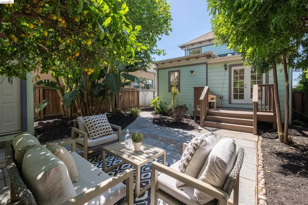 3306 West Street Oakland CA 94608