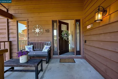10 Swansea Lane Pleasant Hill CA 94523