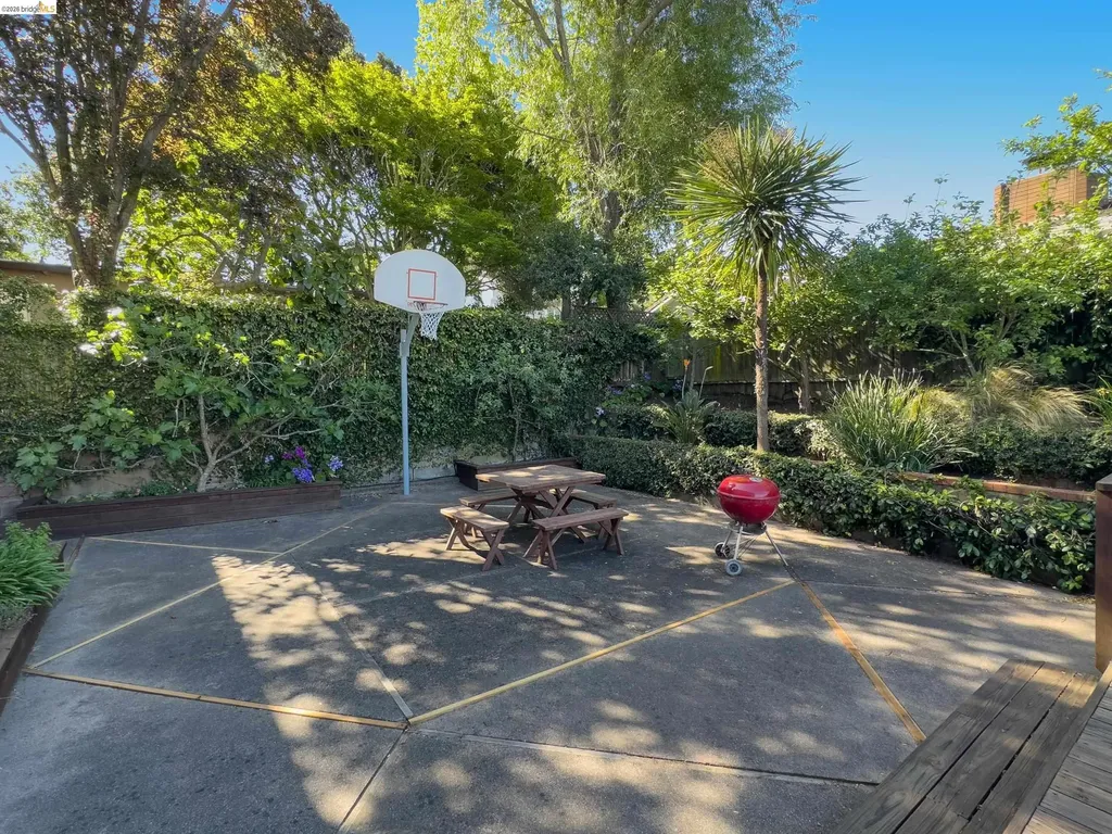 2546 Alva Avenue El Cerrito CA 94530