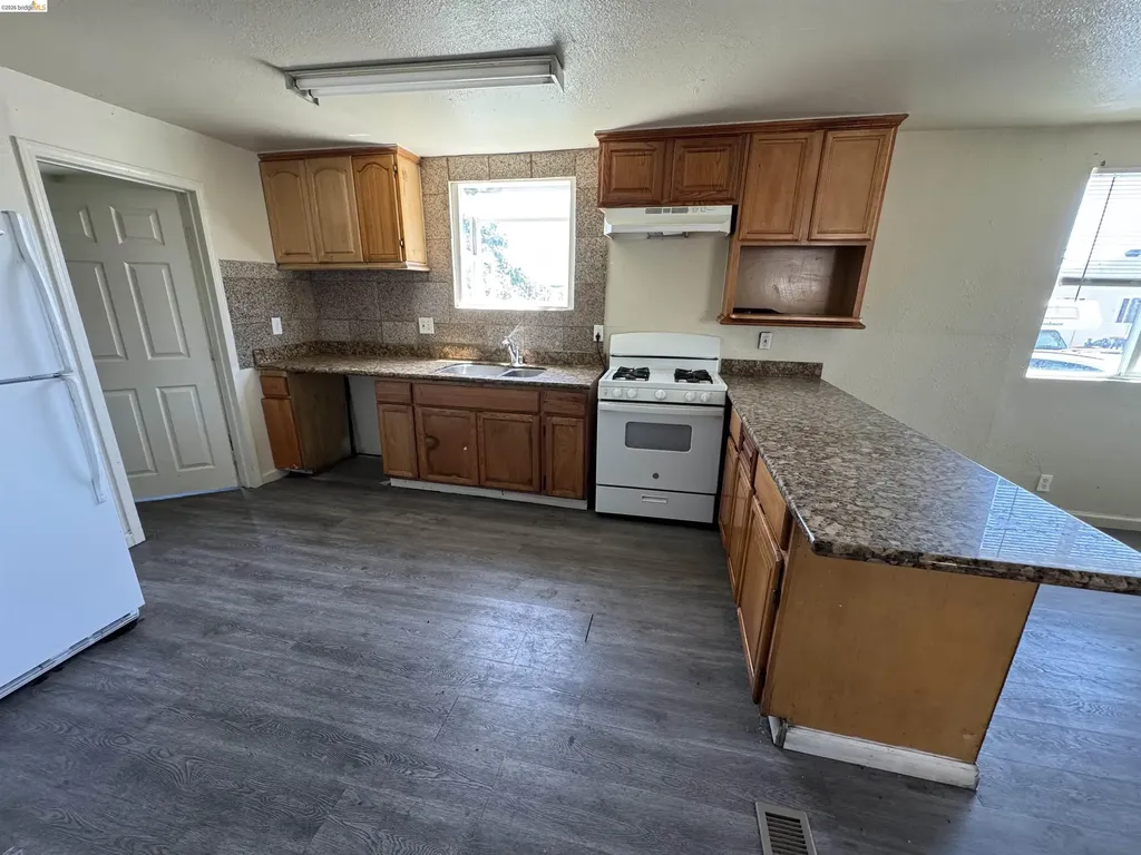 1602 87th Avenue Oakland CA 94621