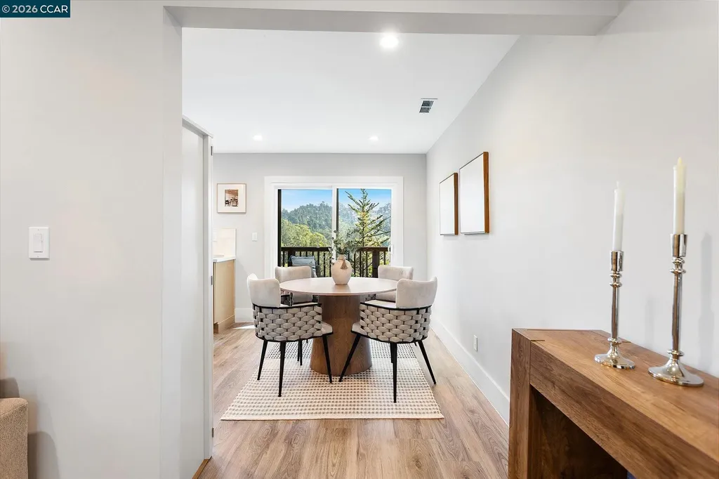 5924 Balboa Drive Oakland CA 94611