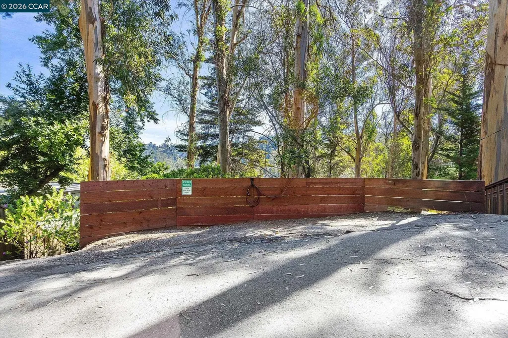 5924 Balboa Drive Oakland CA 94611