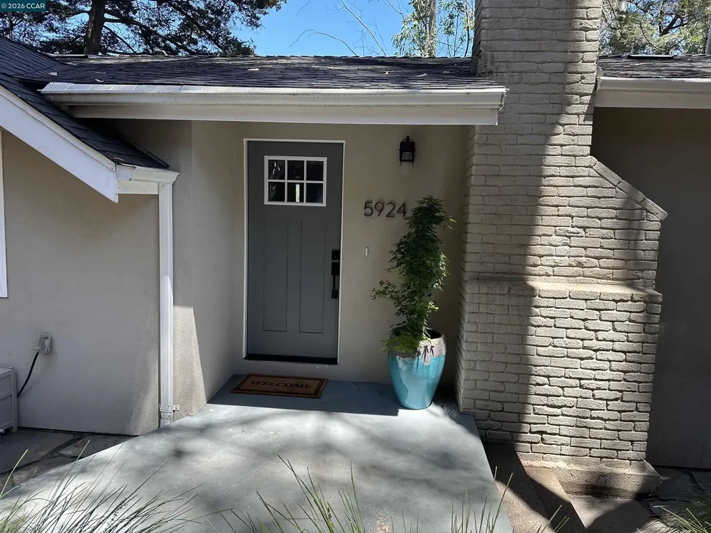 5924 Balboa Drive Oakland CA 94611