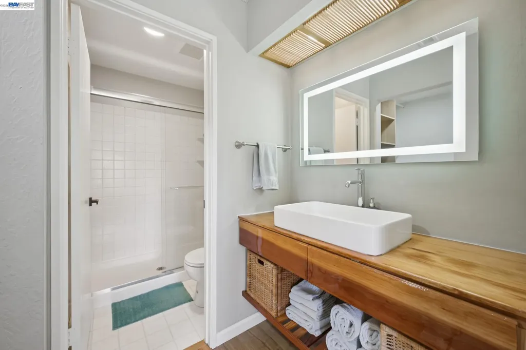 3027 Linda Vista Alameda CA 94502