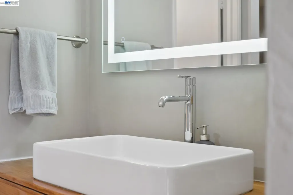 3027 Linda Vista Alameda CA 94502
