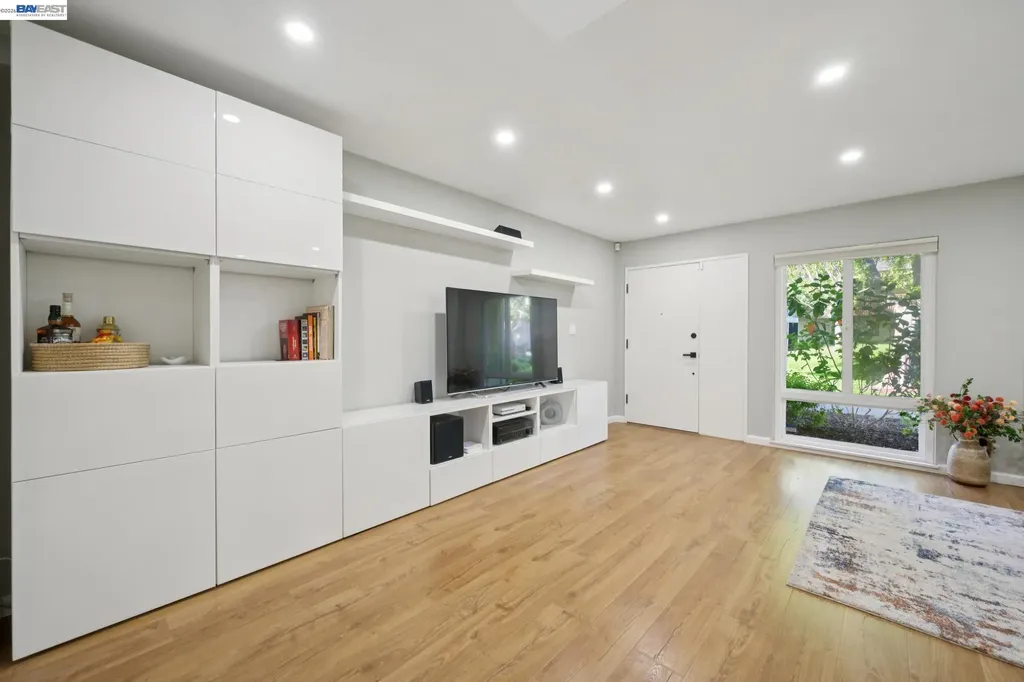 3027 Linda Vista Alameda CA 94502