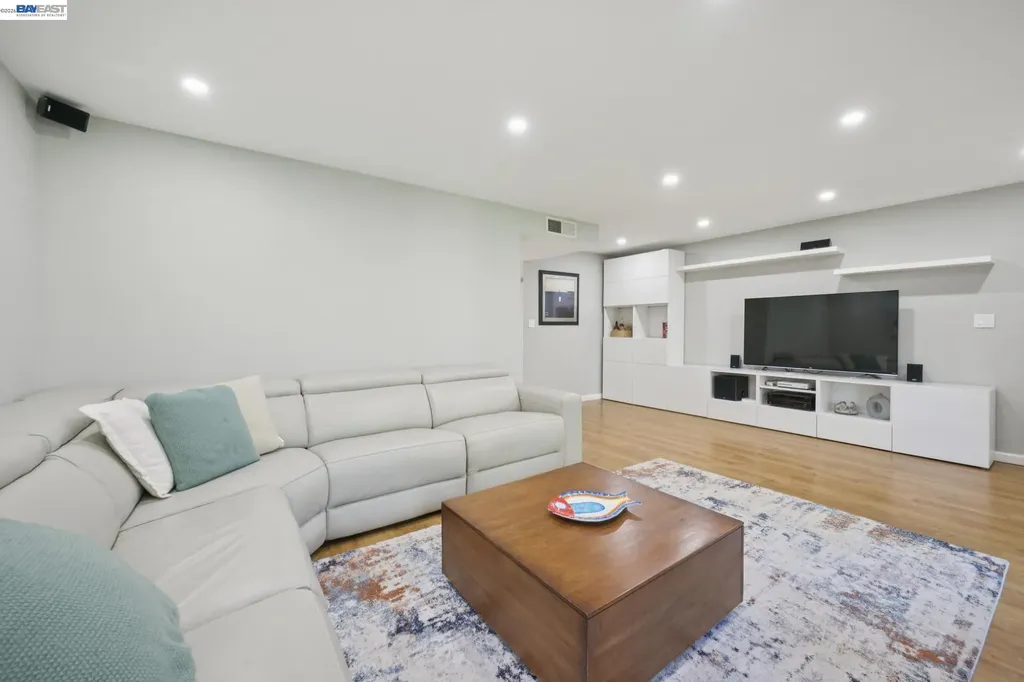 3027 Linda Vista Alameda CA 94502