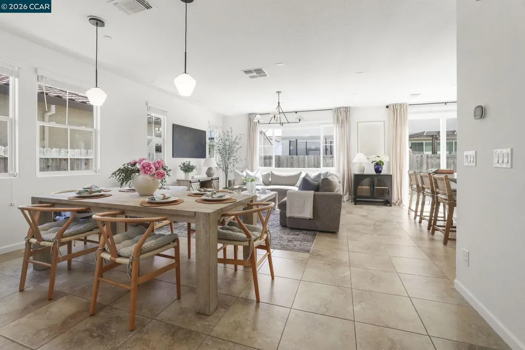 407 Alyssum Drive Vacaville CA 95687