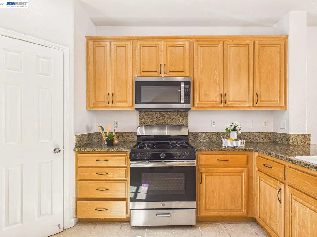 511 Summer Lane Richmond CA 94806
