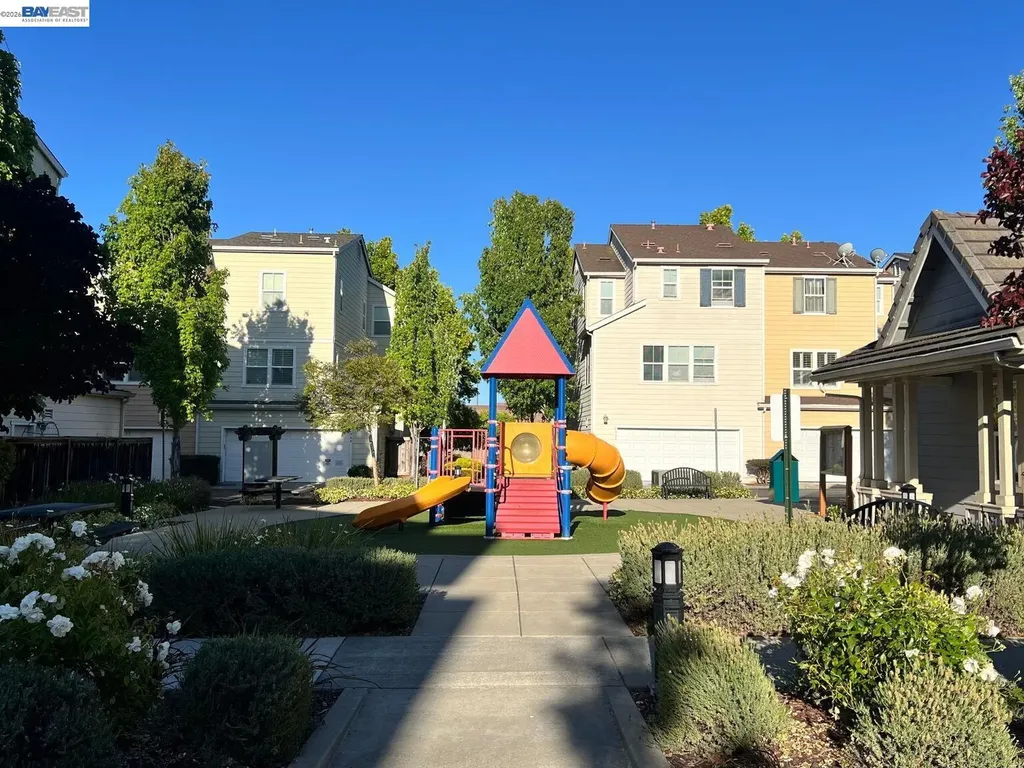 511 Summer Lane Richmond CA 94806