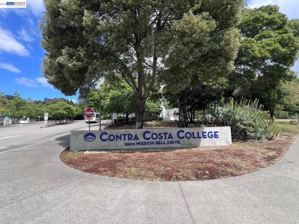 511 Summer Lane Richmond CA 94806