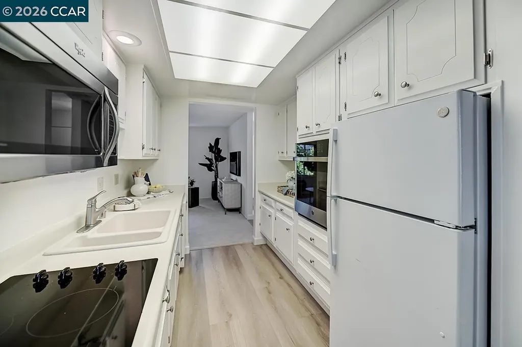 1300 Skycrest Drive Walnut Creek CA 94595